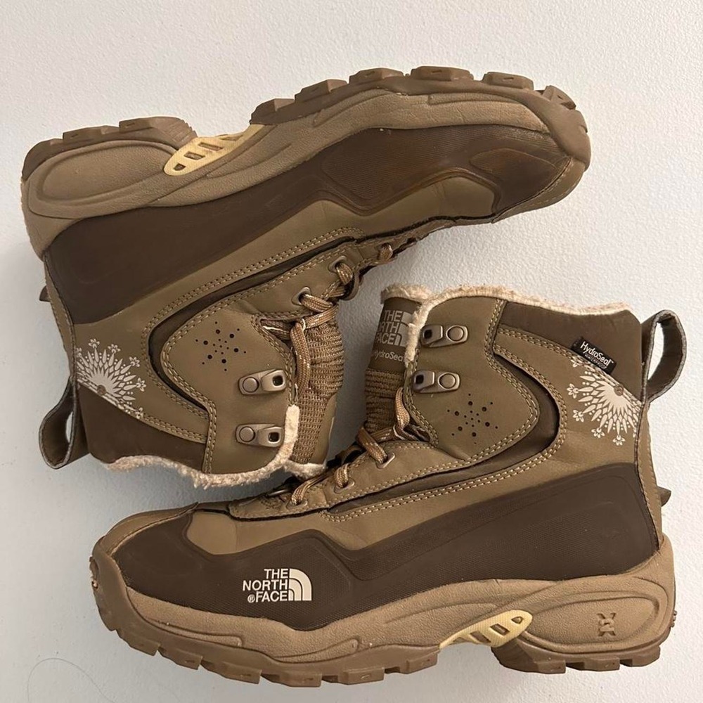 The north face womans hiking boots US size 10